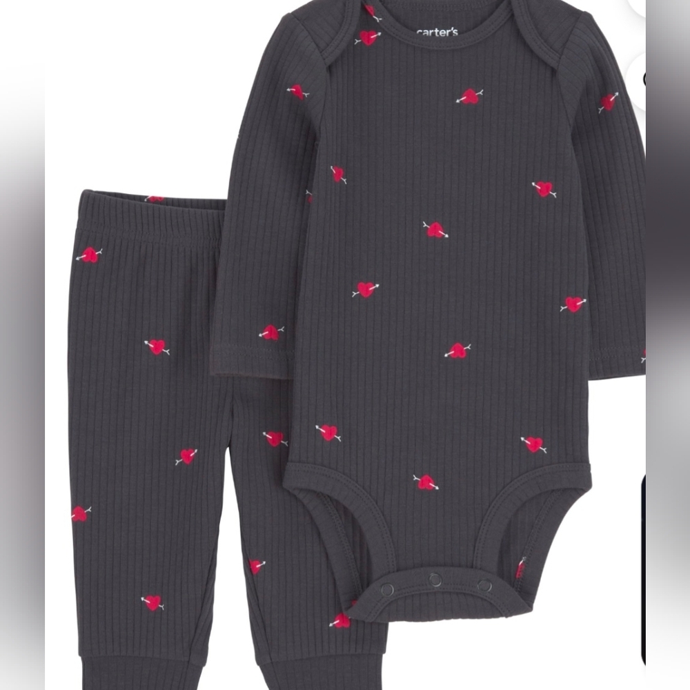 Carter's Child of Mine!  2-piece outfit 0-3 Months NWT